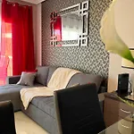 Elegant Style 3-bedroom Brand New 아파트