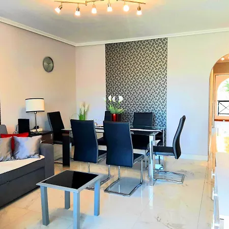 Elegant Style 3-bedroom Brand New 산미겔데아보나
